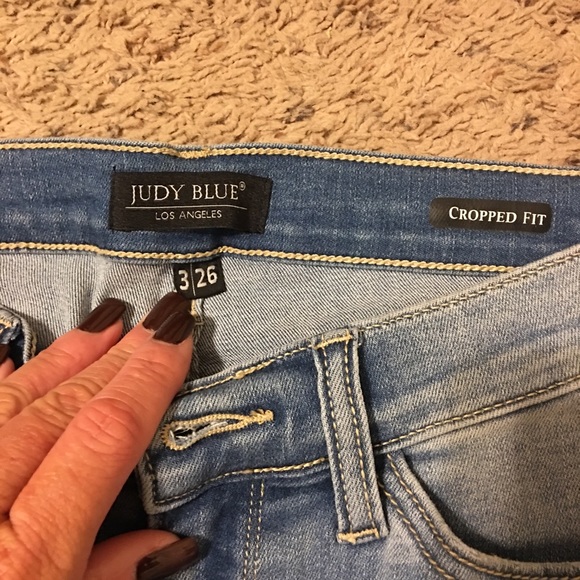 Judy Blue Cropped Skinny Jean - Picture 4 of 7